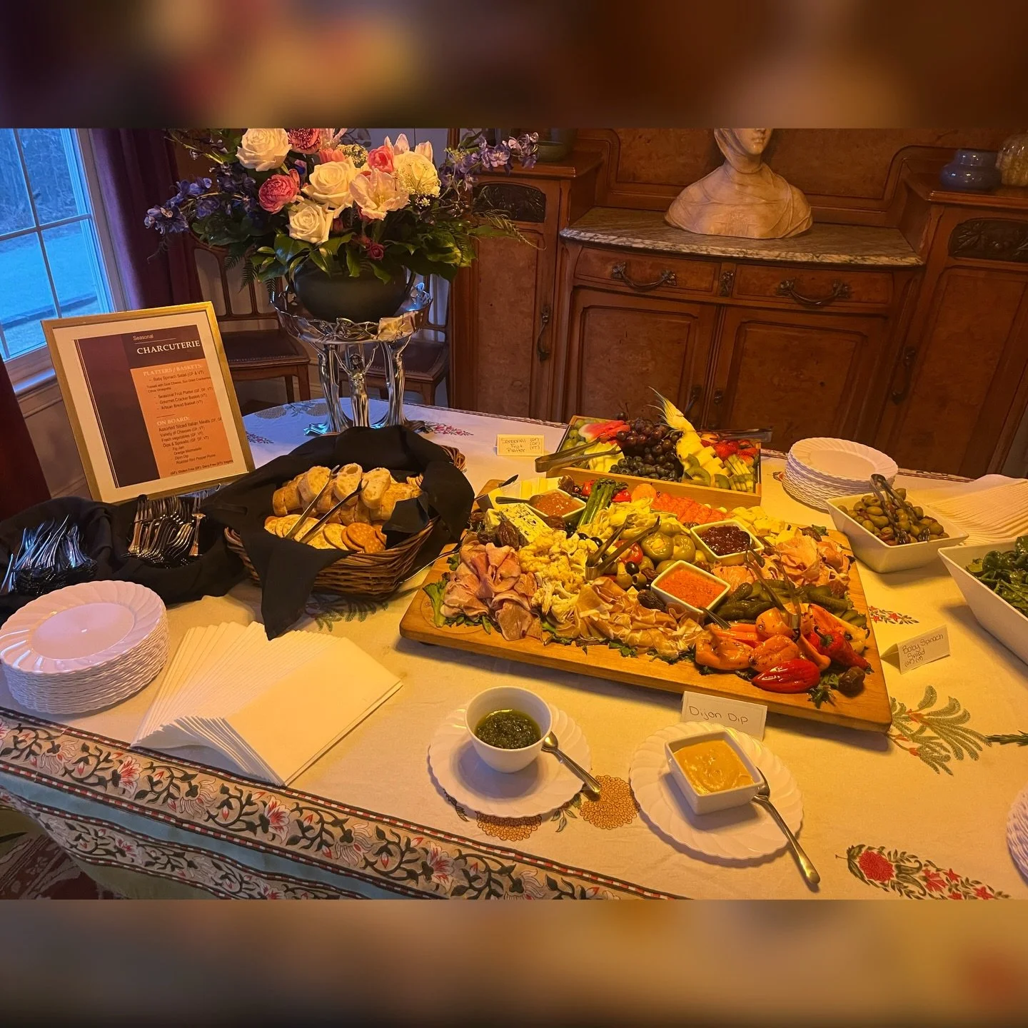Our charcuterie spread for a 70th birthday celebration
&bull;
&bull;
&bull;
#merrimackvalley #merrimackvalleyevents #simplyelegantcatering #charcuterie #charctuerieboard