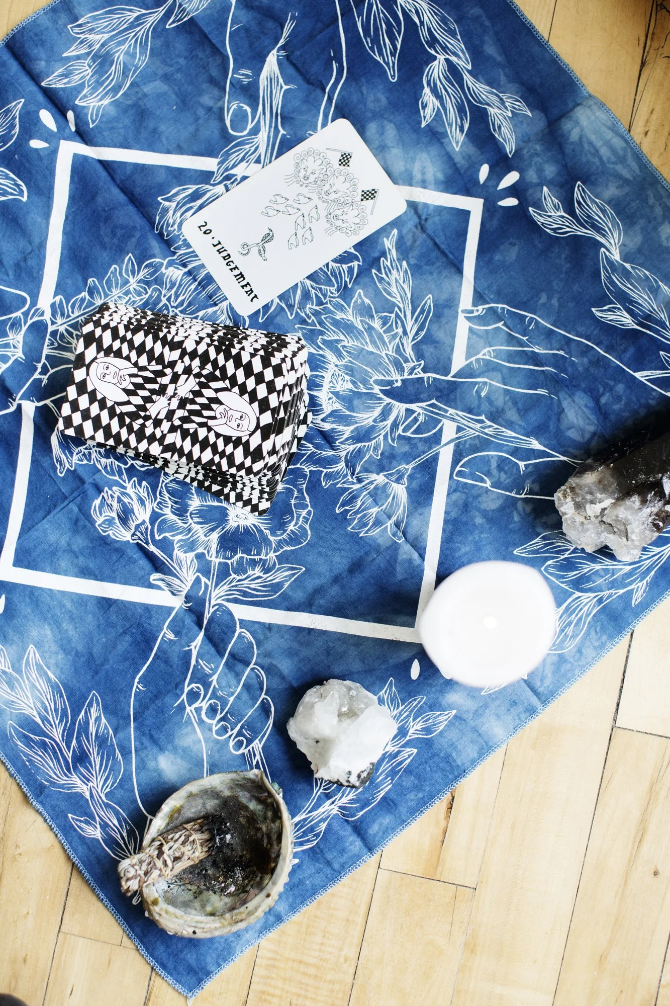 Full Moon Breathwork + Tarot Circle 