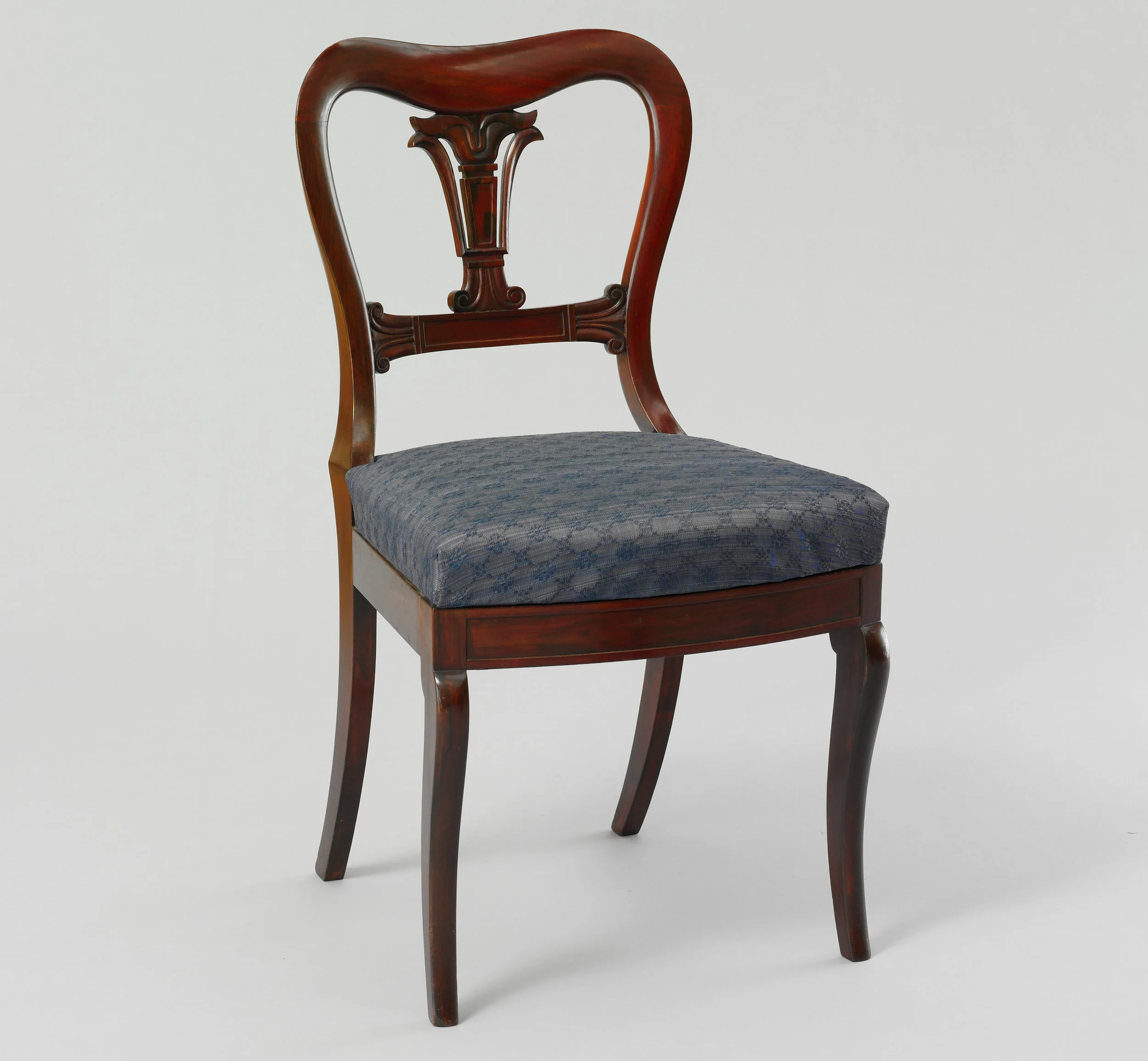 Side chair by Duncan Phyfe and Sons (1837-1840). Metropolitan Museum of Art .