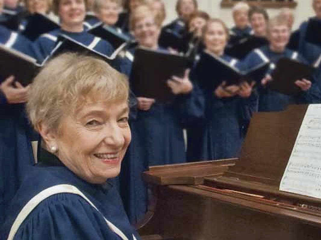 Barb Thorsen, Organist barb@fcc-cl.org