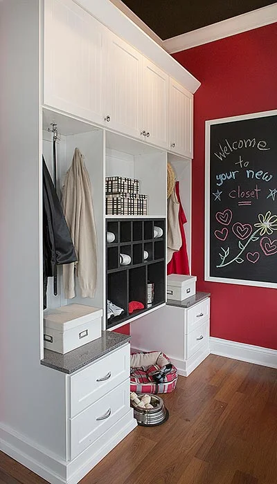 white_mudroom_showroom_700x400.jpg