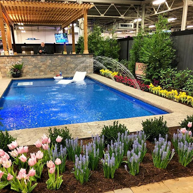 Dreaming of summertime at the @davis__homes Centerpiece Home at the Indianapolis Home Show! 🌷  #HeaterRealtyGroup #RealEstate #Realtor #Spring #Poolside #NewConstruction #DavisHomes #IndyHomeShow #MotherDaughterTeam #Indianapolis #Indy #FcTucker #Re