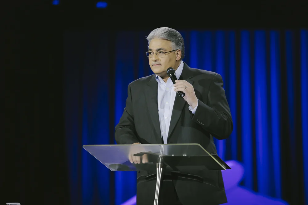 Prophet Kevin Leal preaching