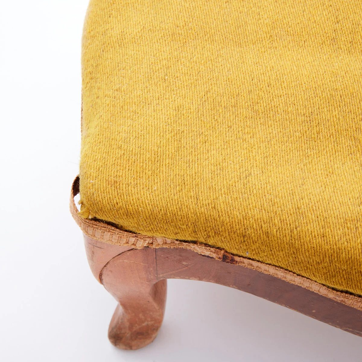 Yellow_Foot_Stool_174.jpg
