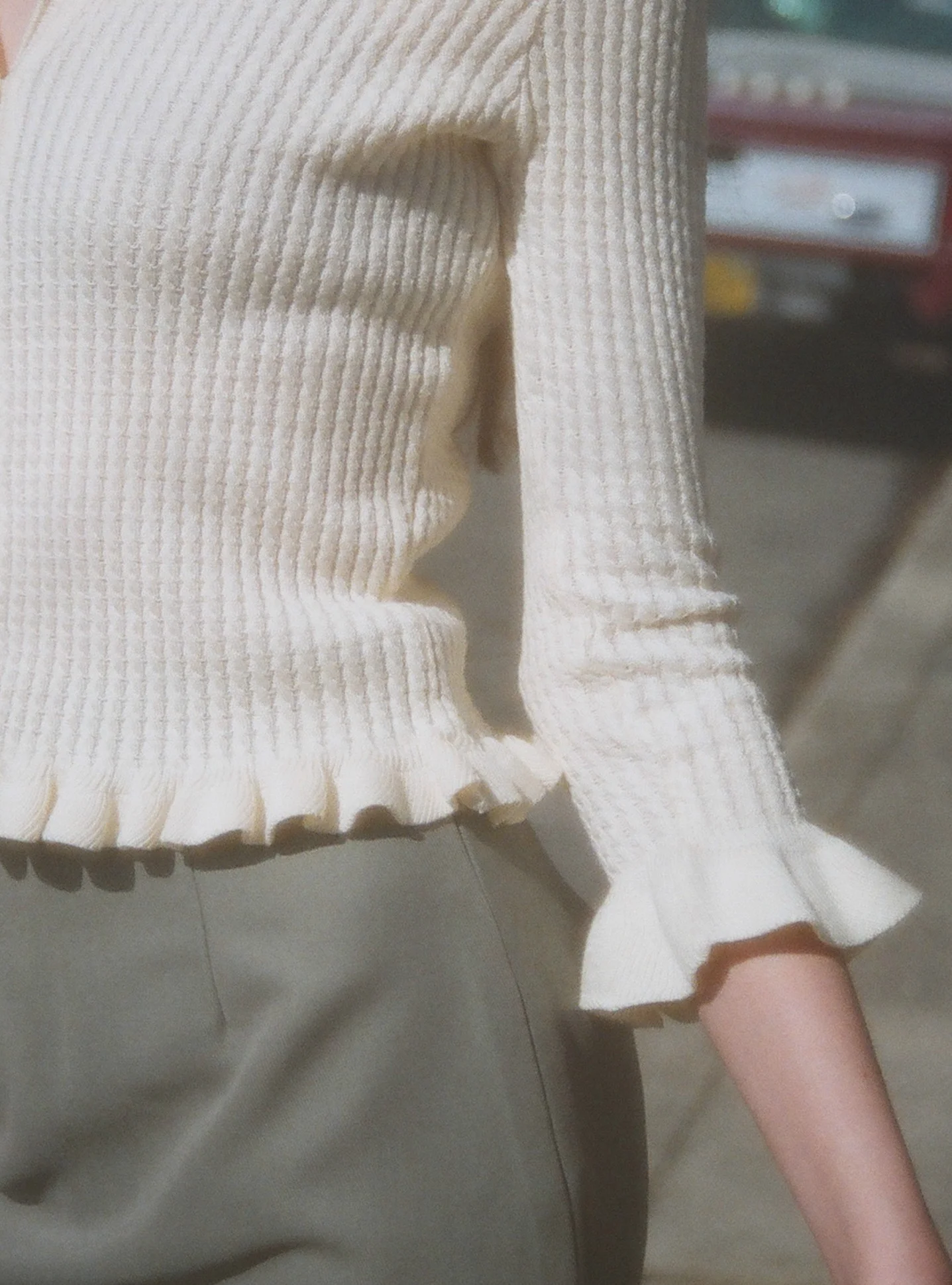 chloe ruffle top 00.jpg