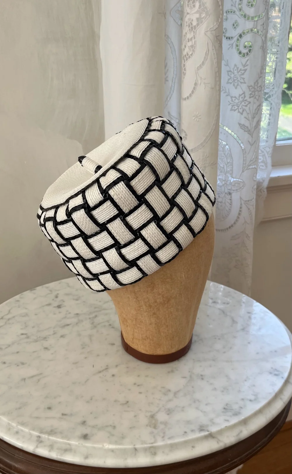 Vintage Rare 1960s Christian Dior Chapeaux Woven Straw Hat  display picture 2