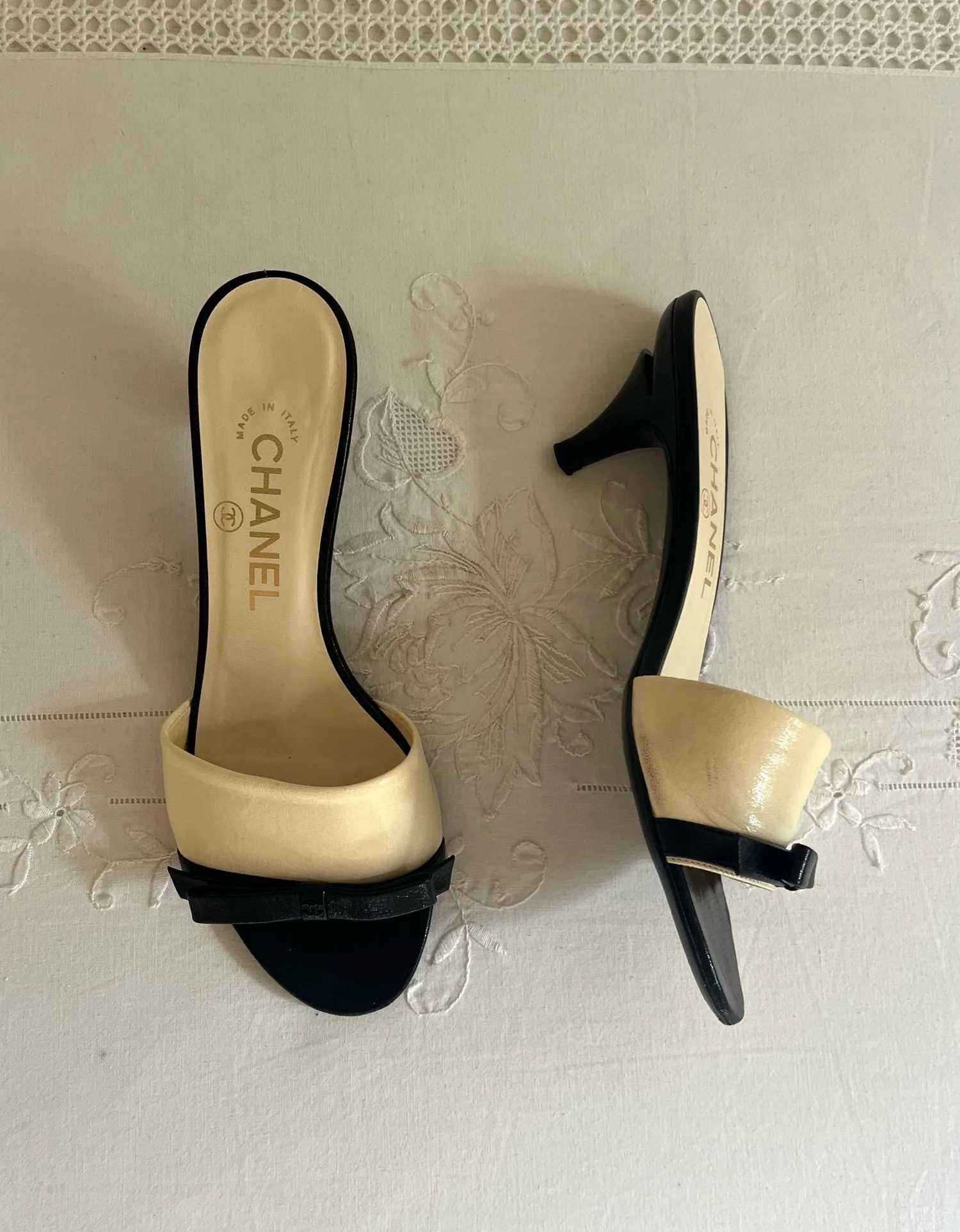 Vintage Chanel Leather Bow Appliqué Chanel Logo Kitten Heels