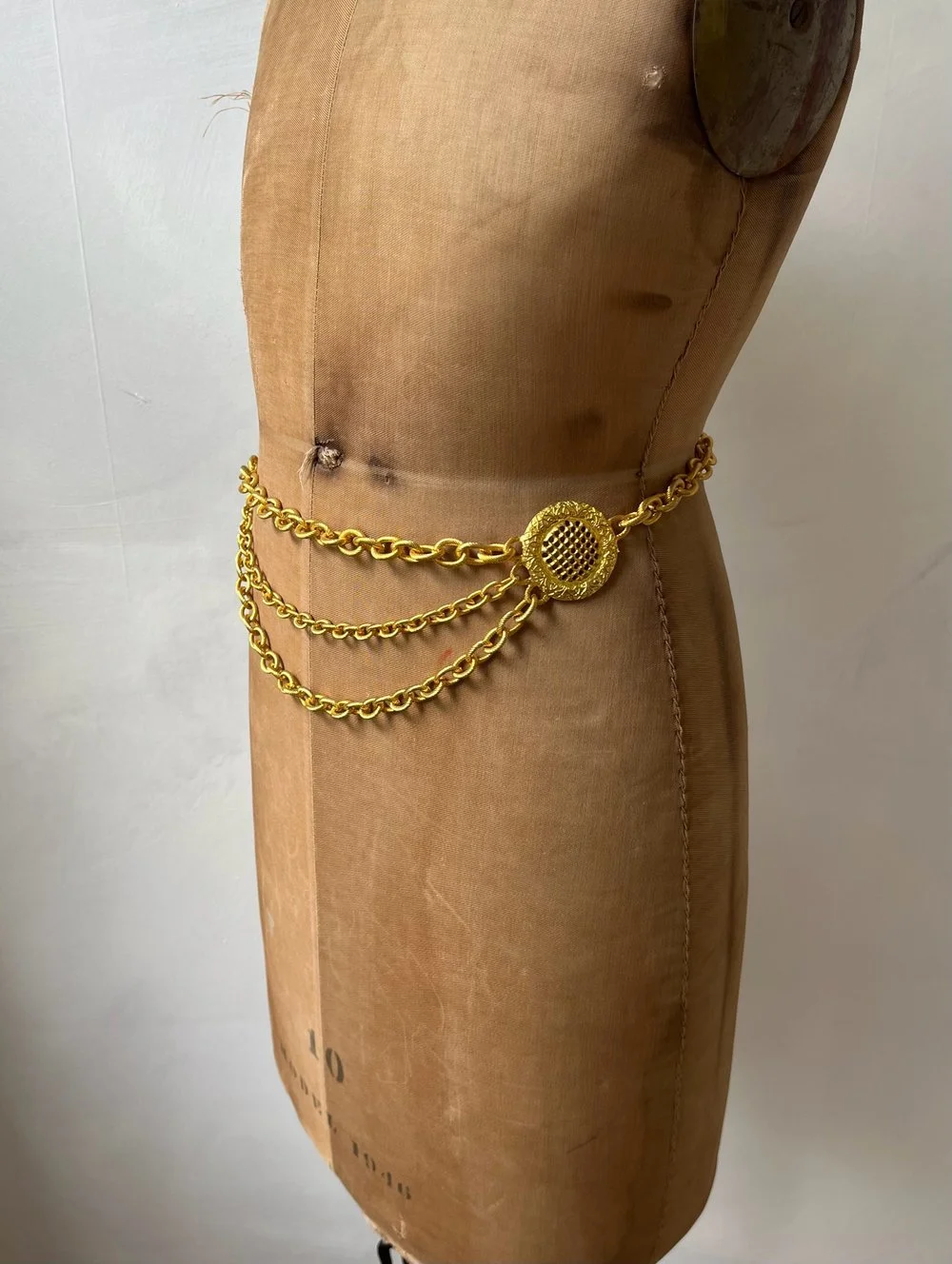 Vintage Gold Tone Pendant Link Belt — Lucia Zolea display picture 3
