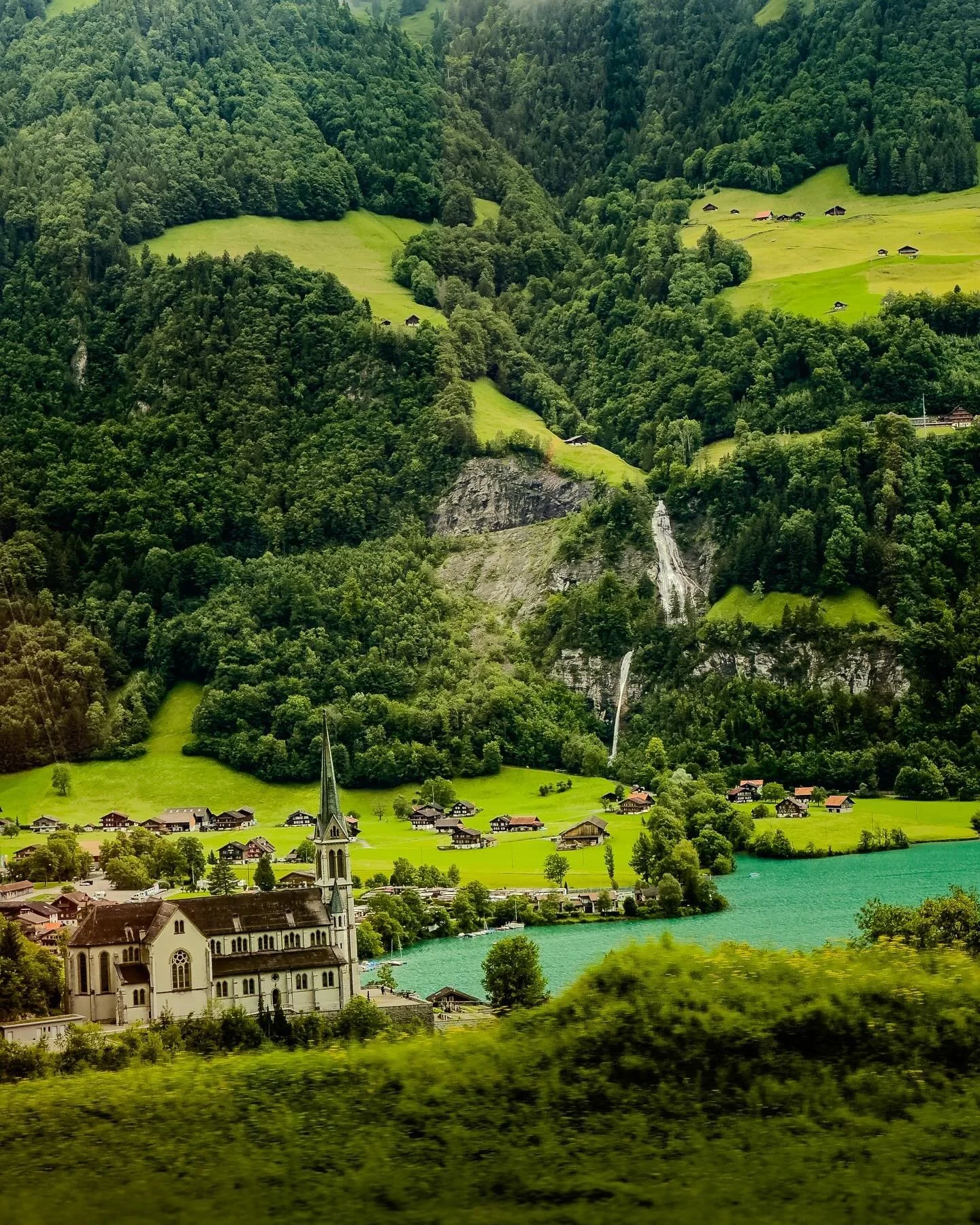 📍Somewhere, Switzerland 🇨🇭 
.
.
.
.
.
.
.
.
.
.
.
#switzerland #alps #swissalps #scenictrain #scenictrainride #zurich #interlaken #visitswitzerland #travel #photography #travelphotography #picoftheday #sony #sonyphotography #sonyalpha