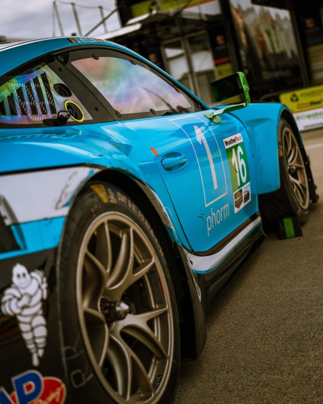 Mehr Porsche. Ich mag wirklich Porsche.