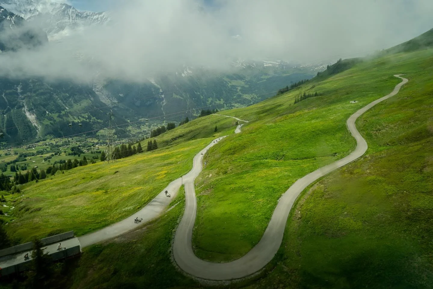 📍 Grindelwald First, Switzerland 🇨🇭 
.
.
.
.
.
.
.
.
.
.
#grindelwald #grindelwaldswitzerland🇨🇭 #grindelwaldfirst #switzerland #switzerlandwonderland #visitswitzerland🇨🇭 #mountains #swissalps #travel #travelphotography #honeymoon #elopment #pi