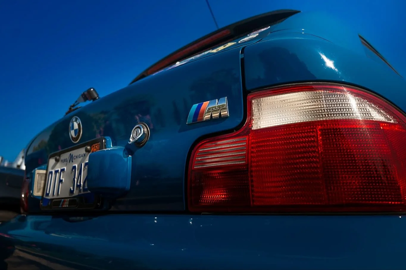 Clownin around
.
.
.
.
.
.
.
.
.
.
.
.
.
.
.
.
.
.
.
.
.
.
.
#BMWZ3MCoupe #BMWM #ClownShoe #BMWZ3M #Z3Coupe #BMWClassic #BavarianBeauty #CarsofInstagram #MPerformance #BMWLife #CarPhotography #RetroBMW #BMWEnthusiast #Mpower #DriversCar #RareBMW #Car