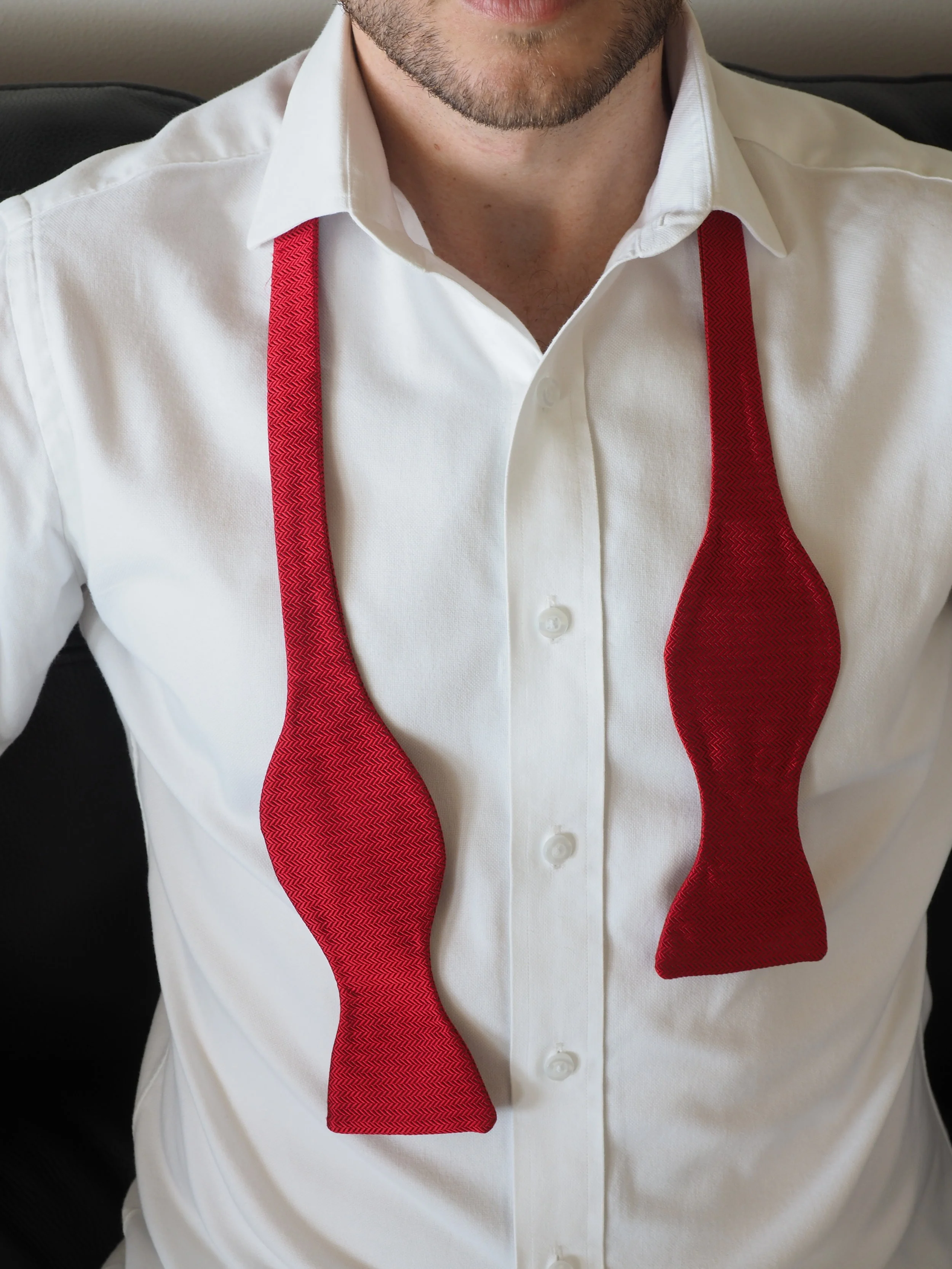 red jacquard silk bow tie