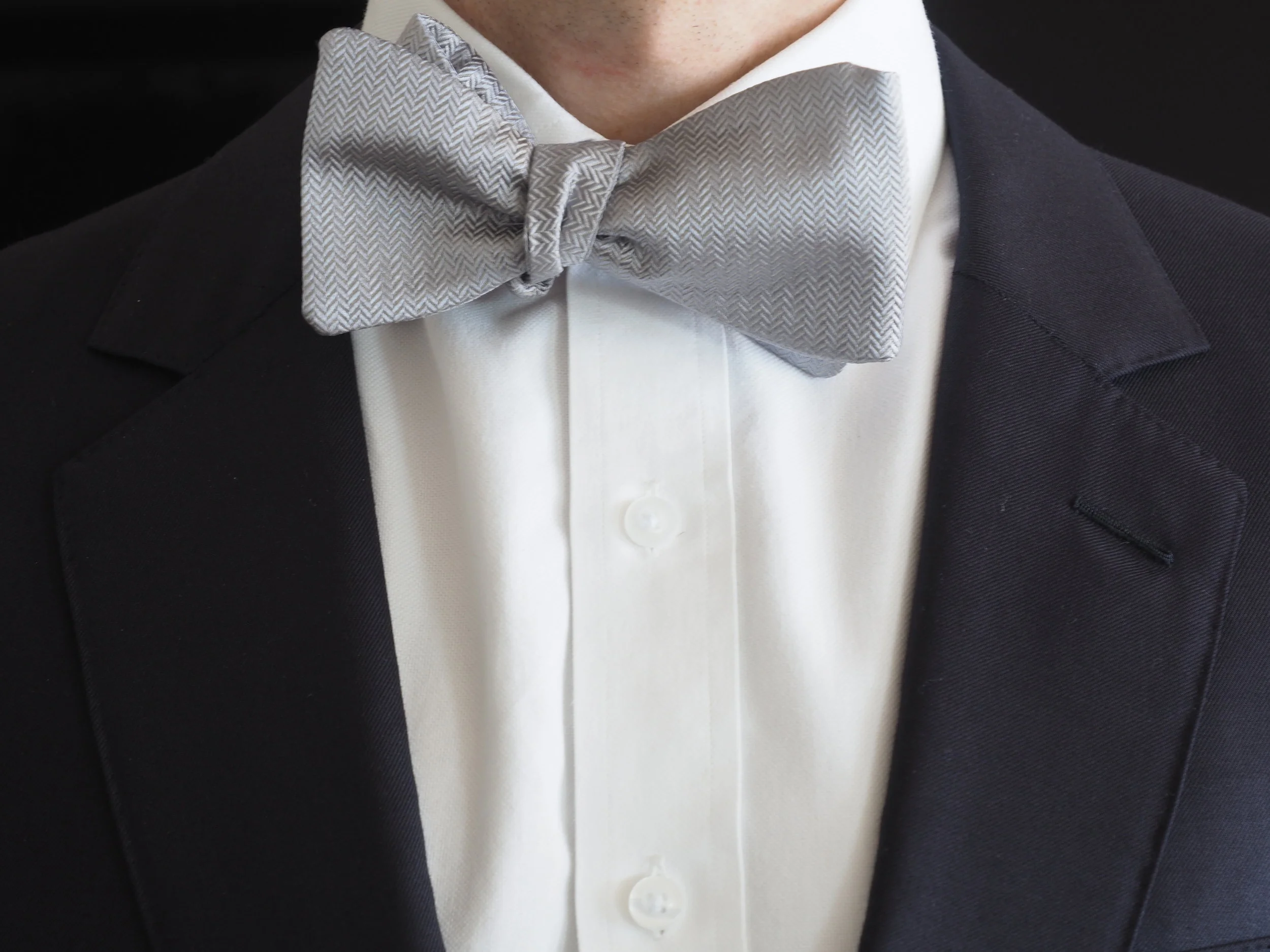 Silver jacquard silk bow tie