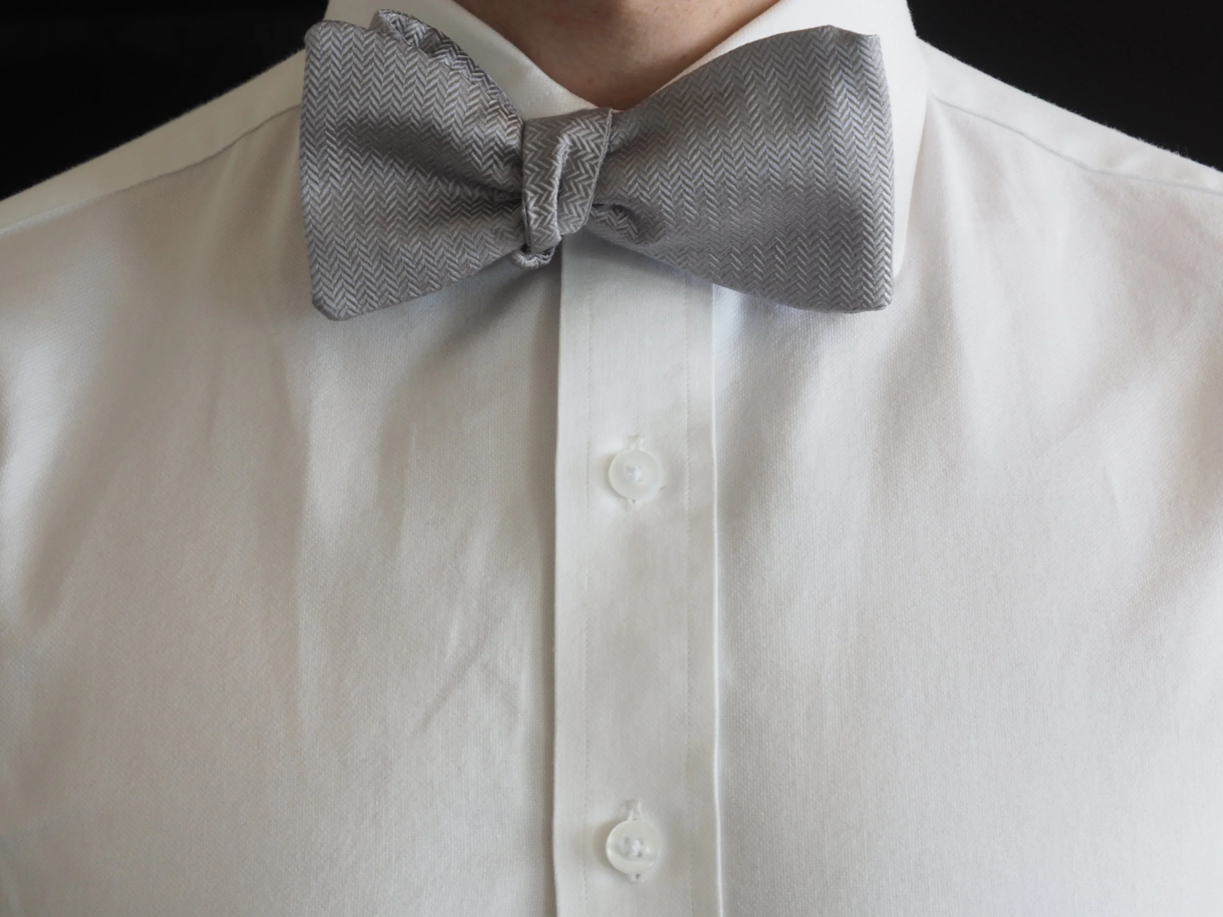 Silver jacquard silk bow tie