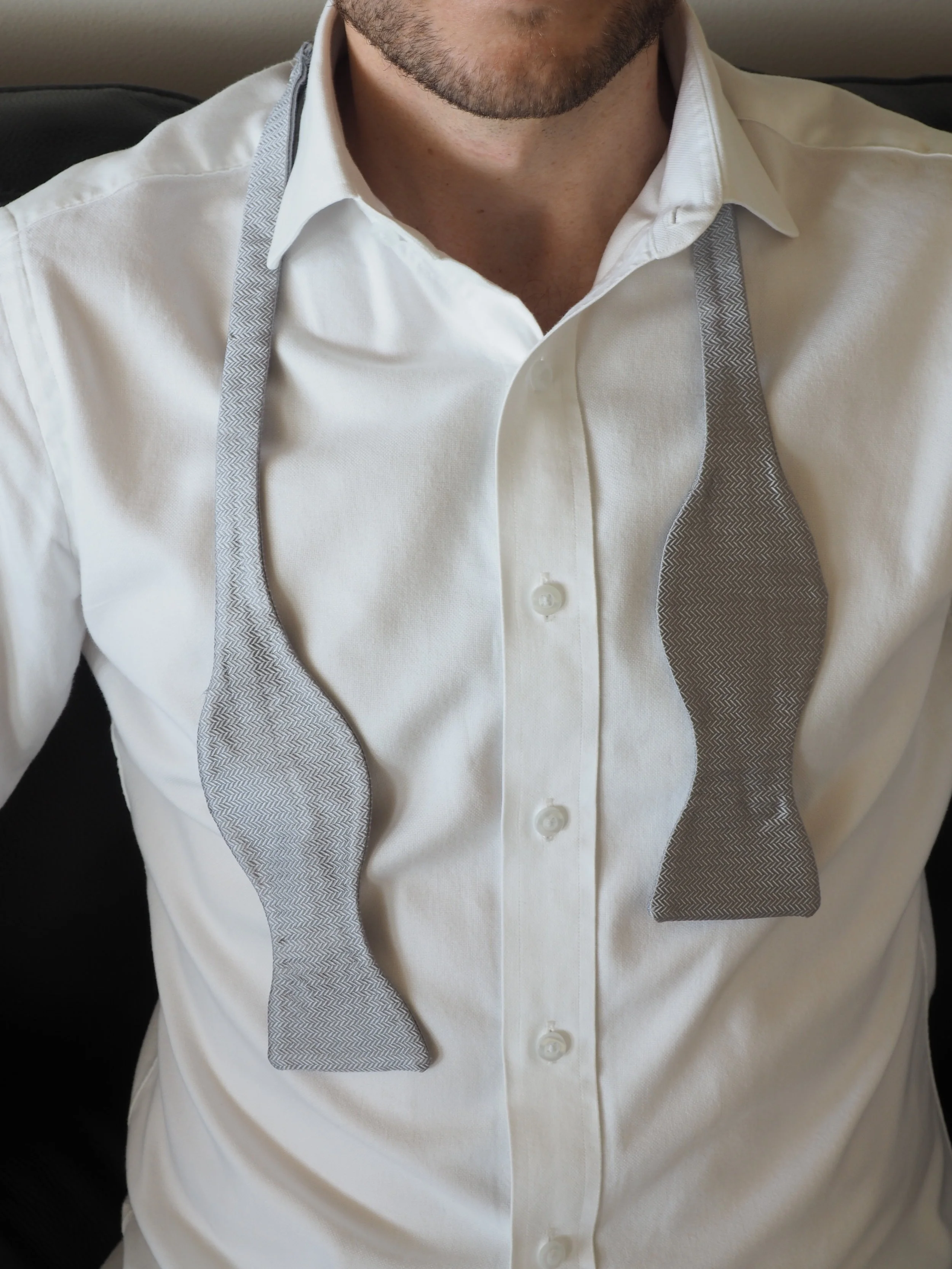 Silver jacquard silk bow tie