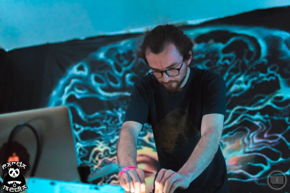 Malakai performing at Ode to Earth in Philadelphia ( Panda Media )