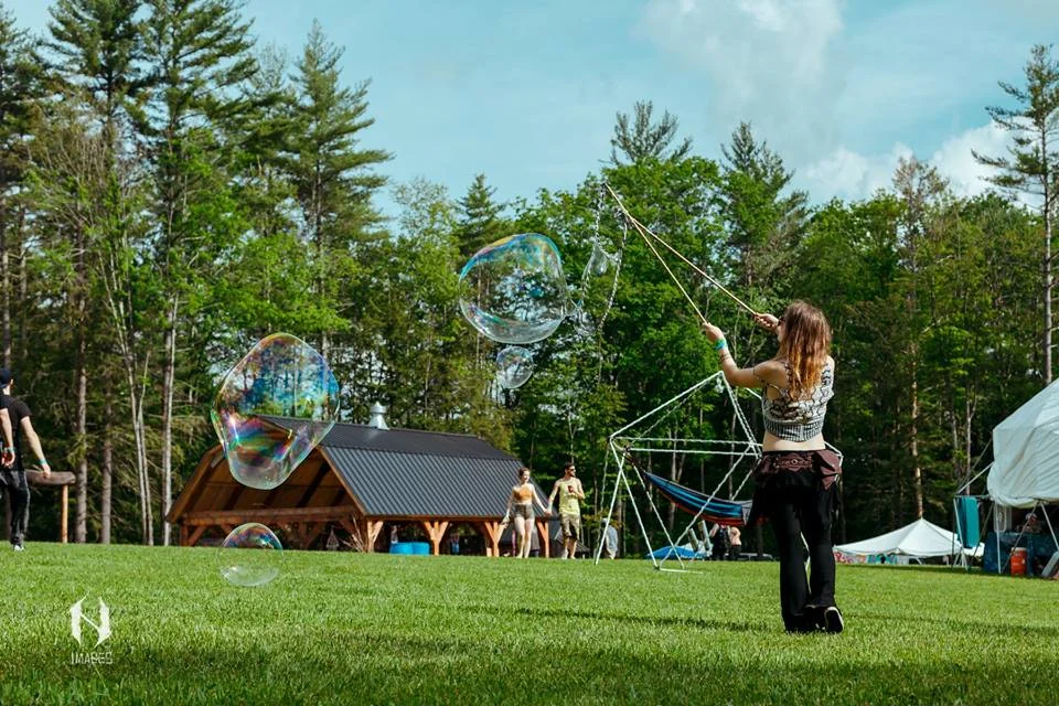 The field was the nexus of the festival and provided ample space for activities ( Credit: Nachturnal Images )