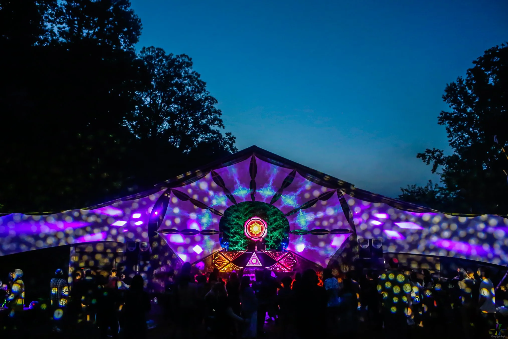 MALAKAI’s sunrise set (Credit: SurprisinglySimple)