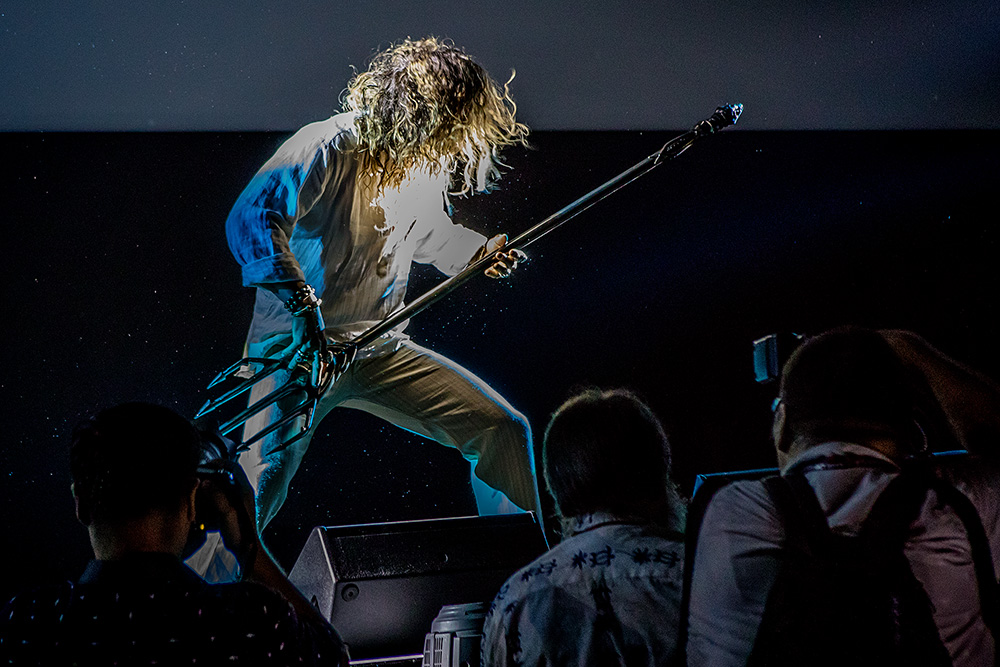 2U7A3656_aquamanrocking-sm.jpg