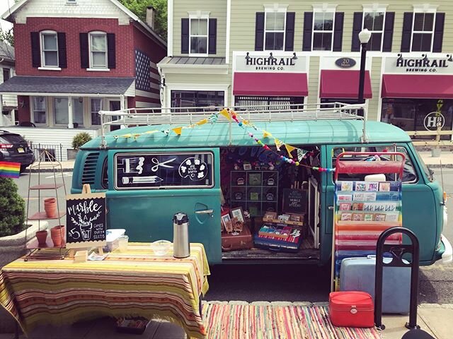 Come see Flo and I at @scoutscoffeebar until 3pm! I have lots of goodies, Father&rsquo;s Day cards and you can marble your own pot for plants! &bull;
&bull;
&bull;
&bull;
#highbridge #nj #outdoors #popup #popupshop #mobileshop #vw #vwbus #planter #wo