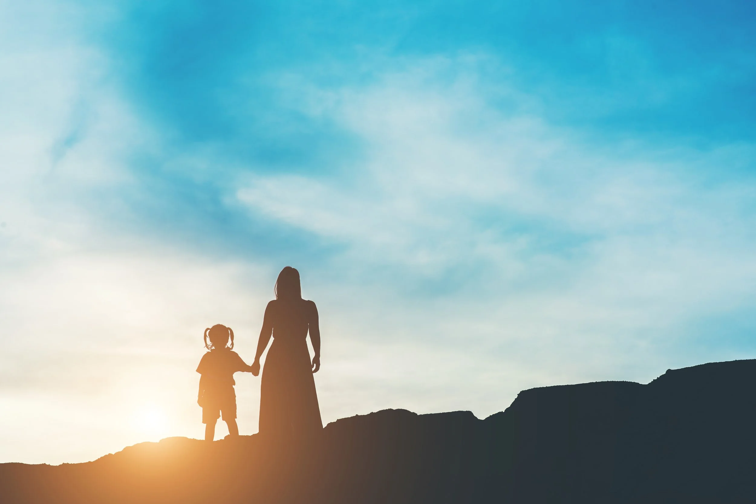 The “Perfect Mom” Myth: What Mothers Quietly Carry
