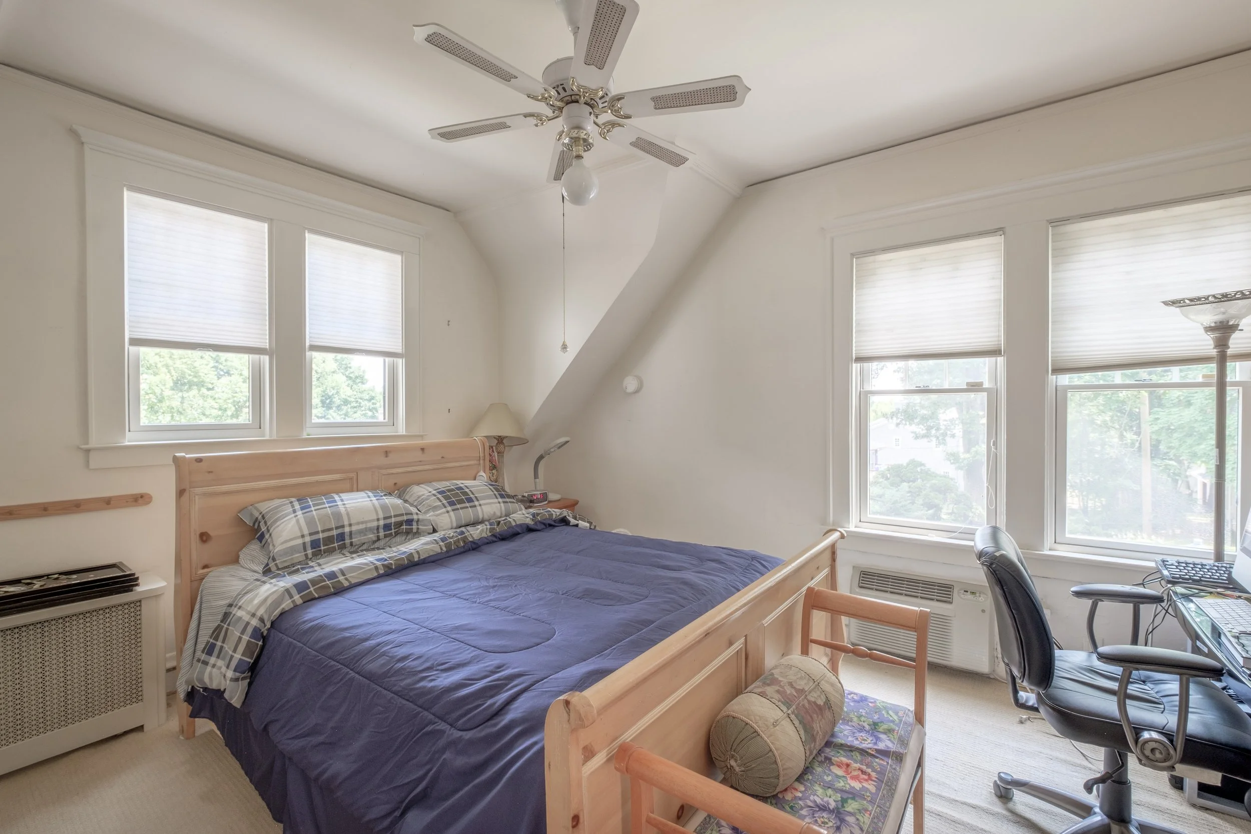 15-Bedroom1.jpg