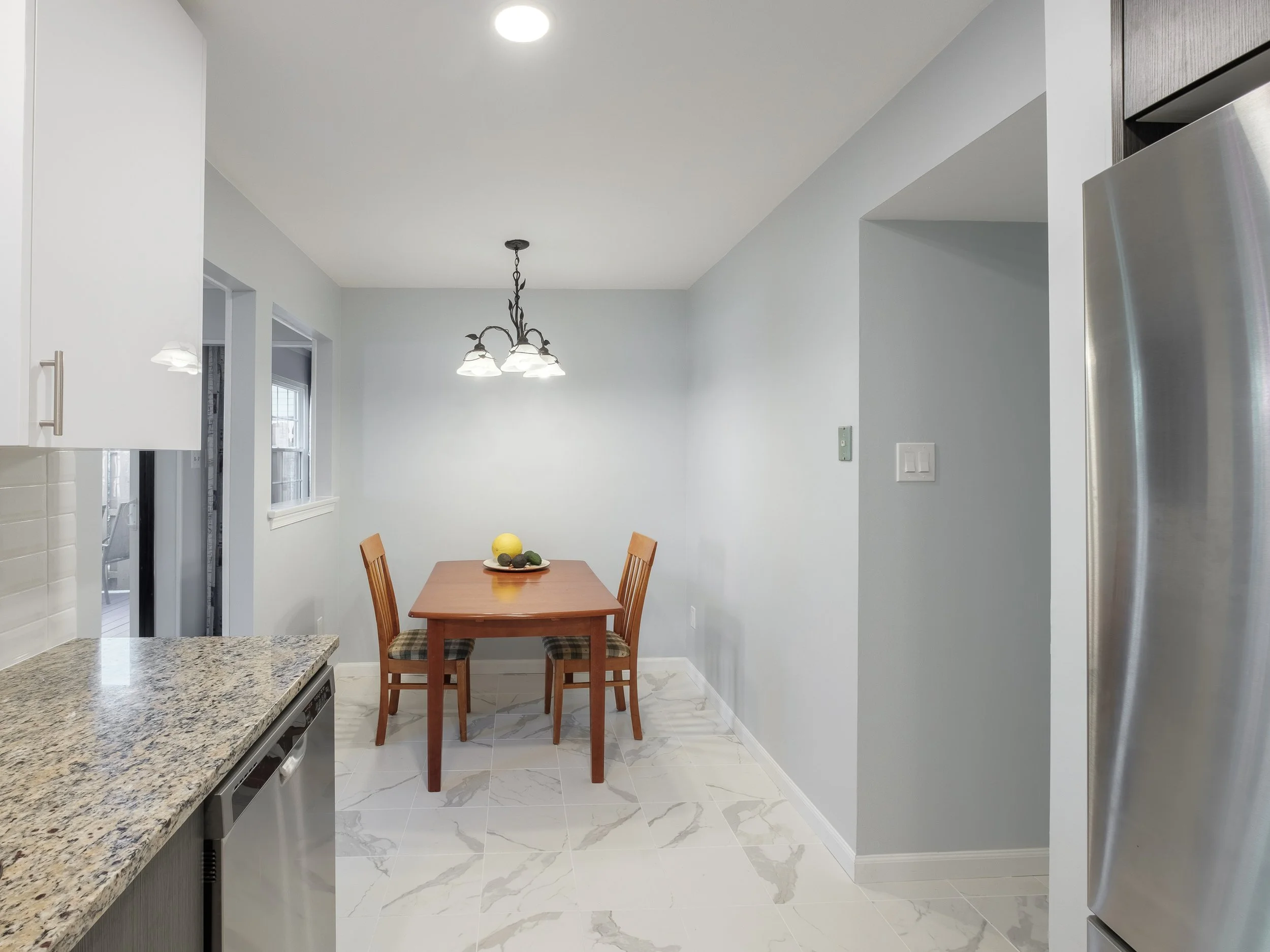 15-DineInKitchen.jpg