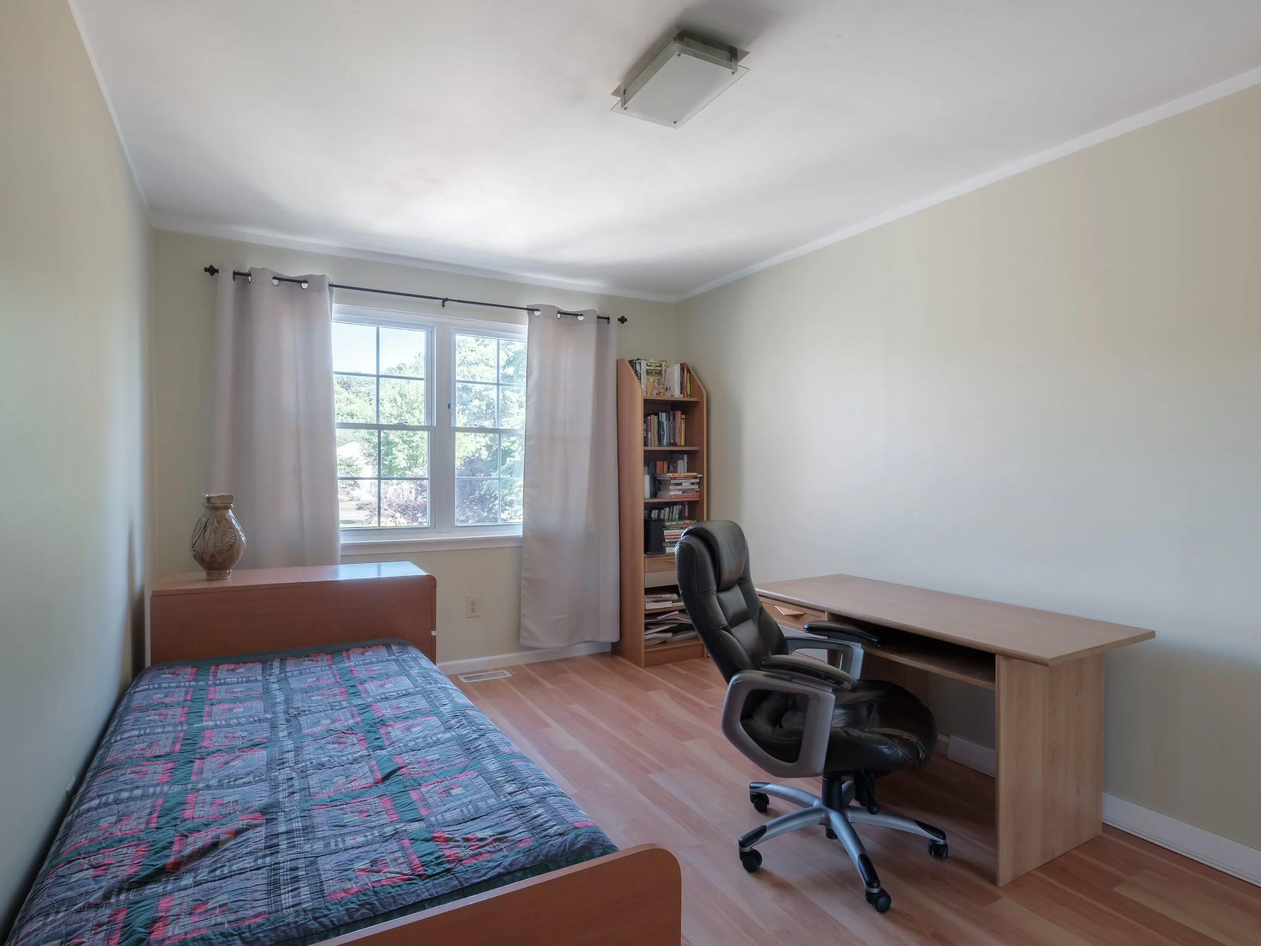 21-BedroomEast.jpg
