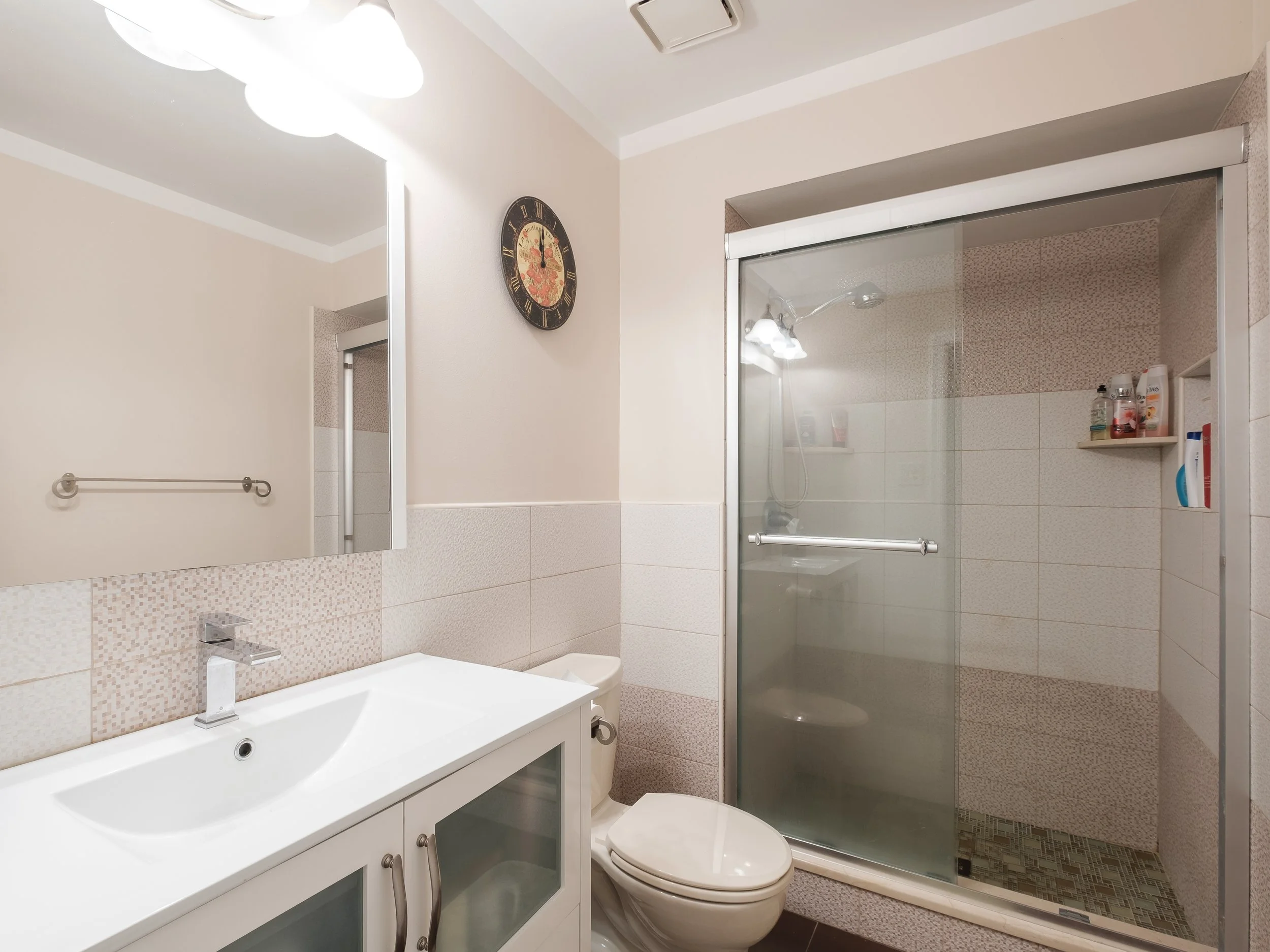 24-MasterBath.jpg