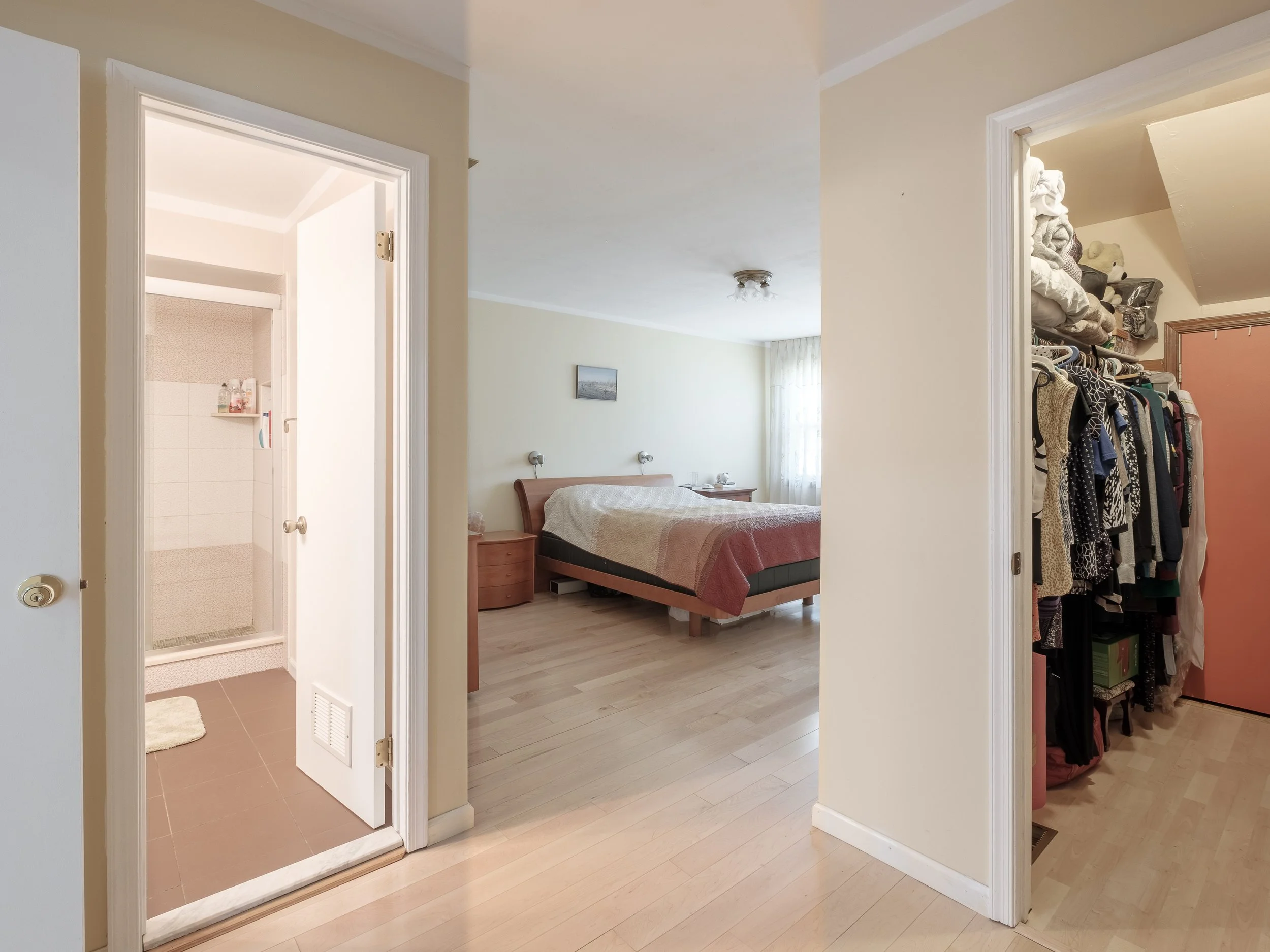 27-MasterSuite.jpg