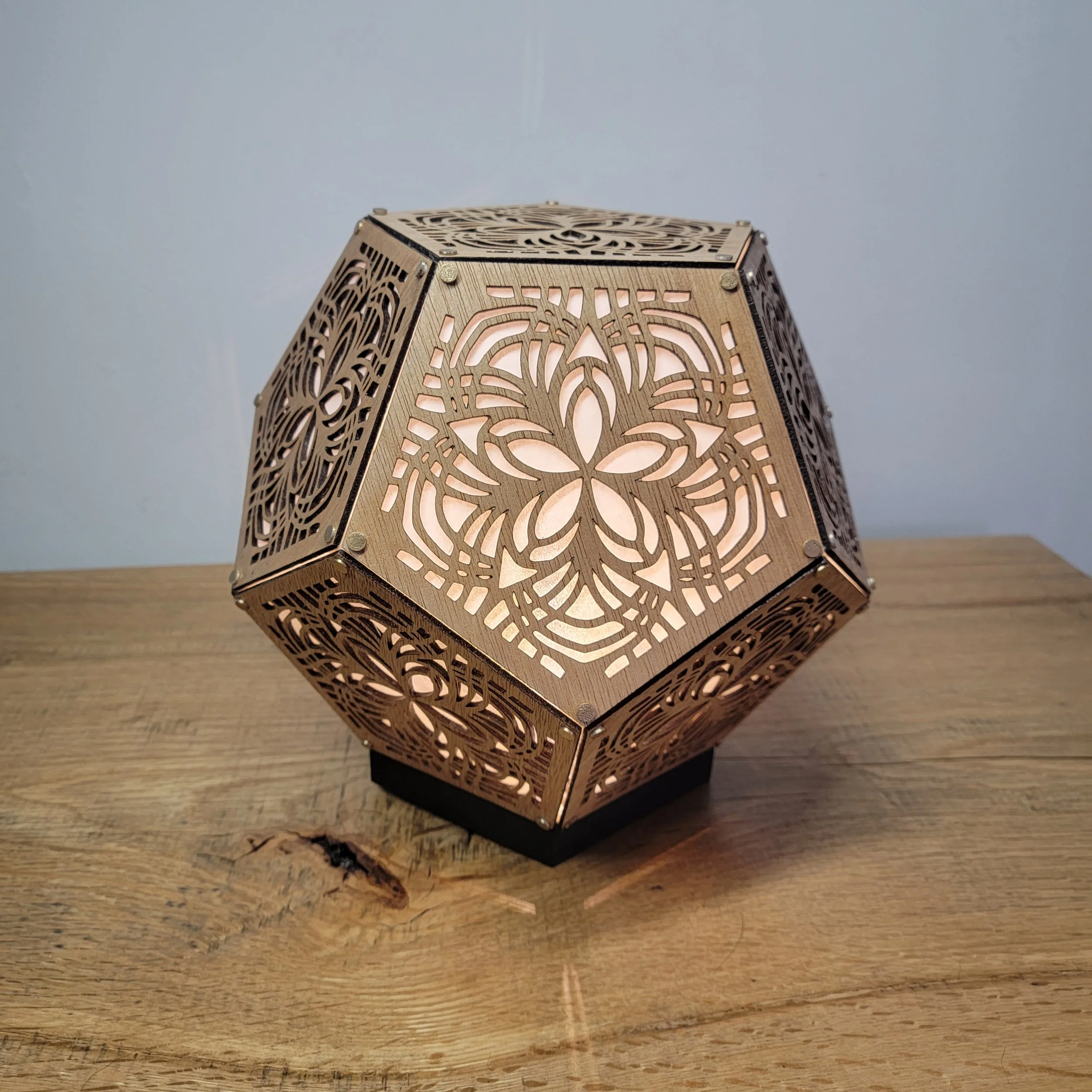 Large Dodecahedron Lantern 01.jpeg