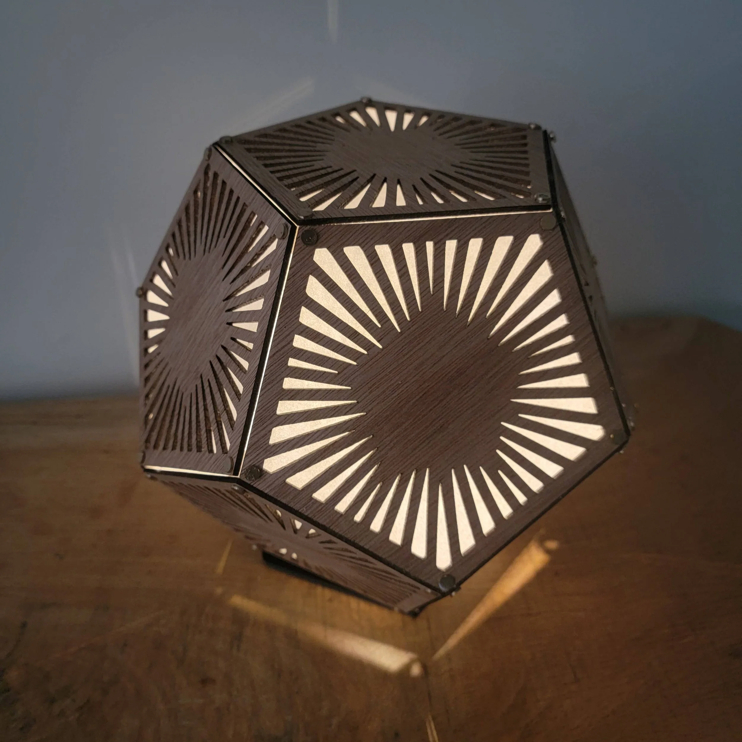 Large Dodecahedron Lightburst 01.jpg