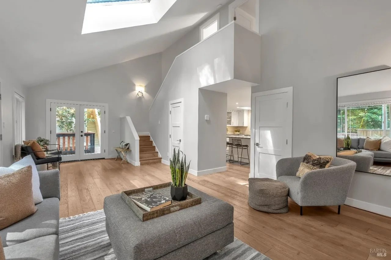 269 Corte Madera_2.webp