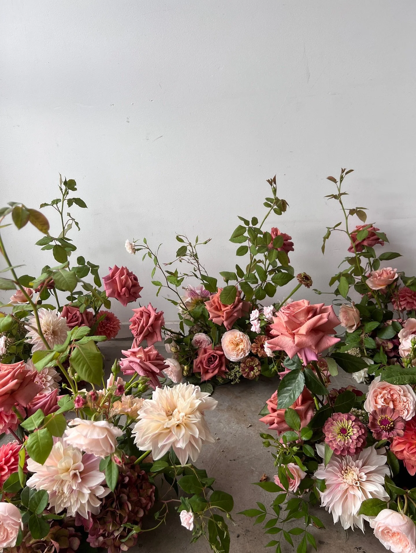 Wild little rambling Rosie arrangements ~ this colour palette&rsquo;s a winner!