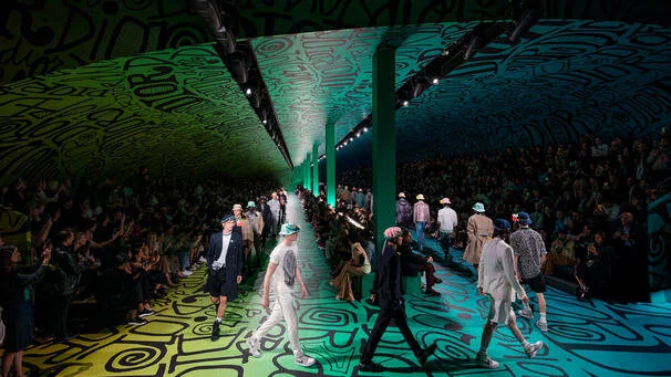 defile-dior-homme-fall-2020-live-edit_video_poster_mobile.jpg