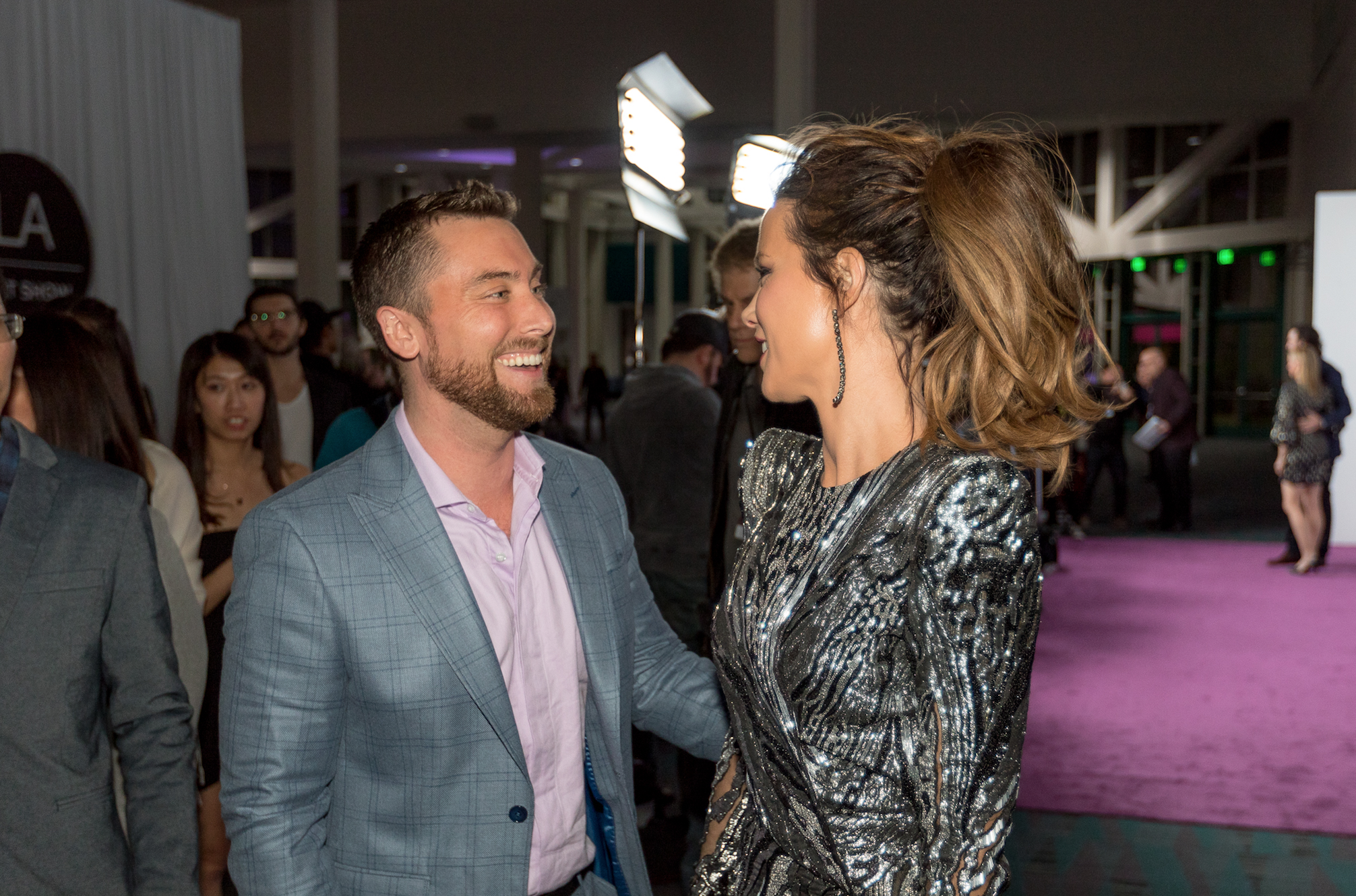 Host Kate Beckinsale & Lance Bass at the 2019 LA Art Show