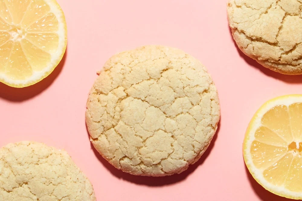 lemon-cookies-with-lemons-_3828rt.jpg