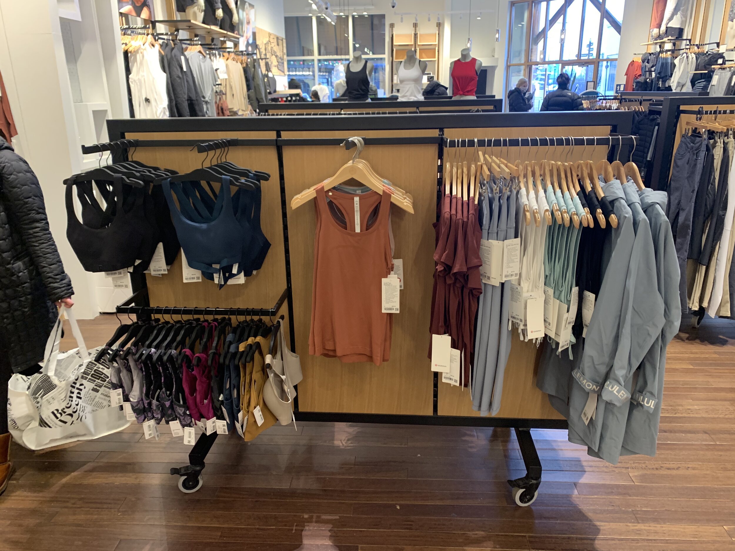 Lululemon to Test Trade-In, Resale Program – Visual Merchandising and Store  Design