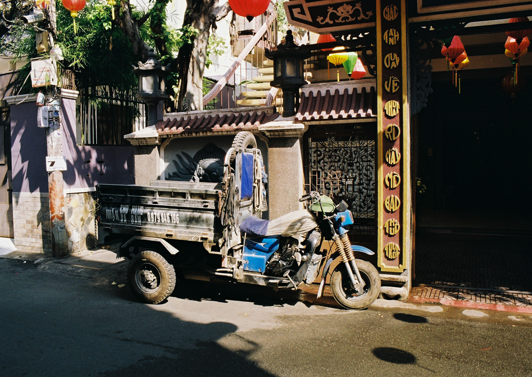 ELLS_WAKE_STREETS_AND_MARKETS_THAILAND_VIETNAM_ (1).png