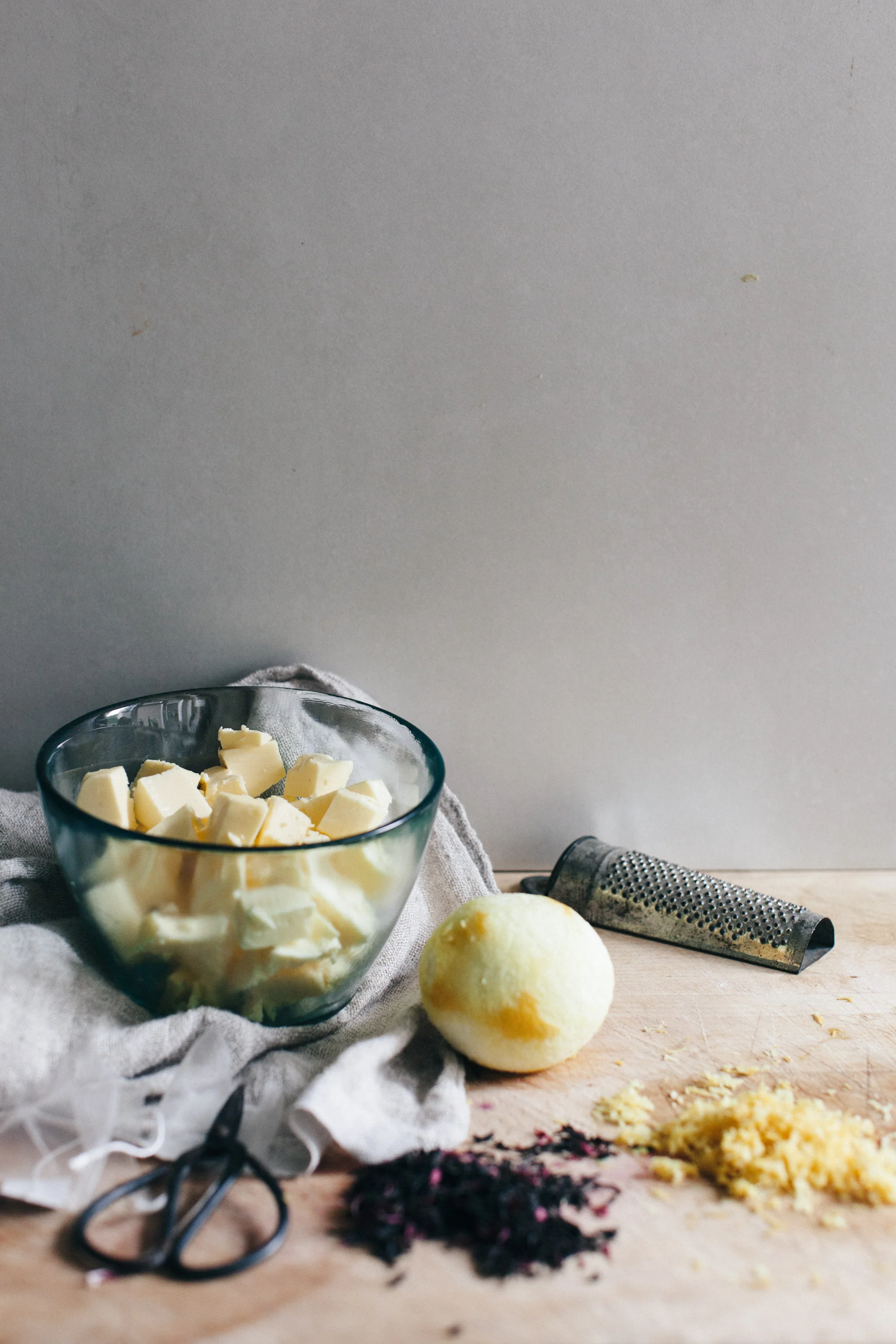 Easy lemon and earl grey shortbread recipe. Retreat // Food and lifestyle blog based in Sussex. Photography by Emma Gutteridge.