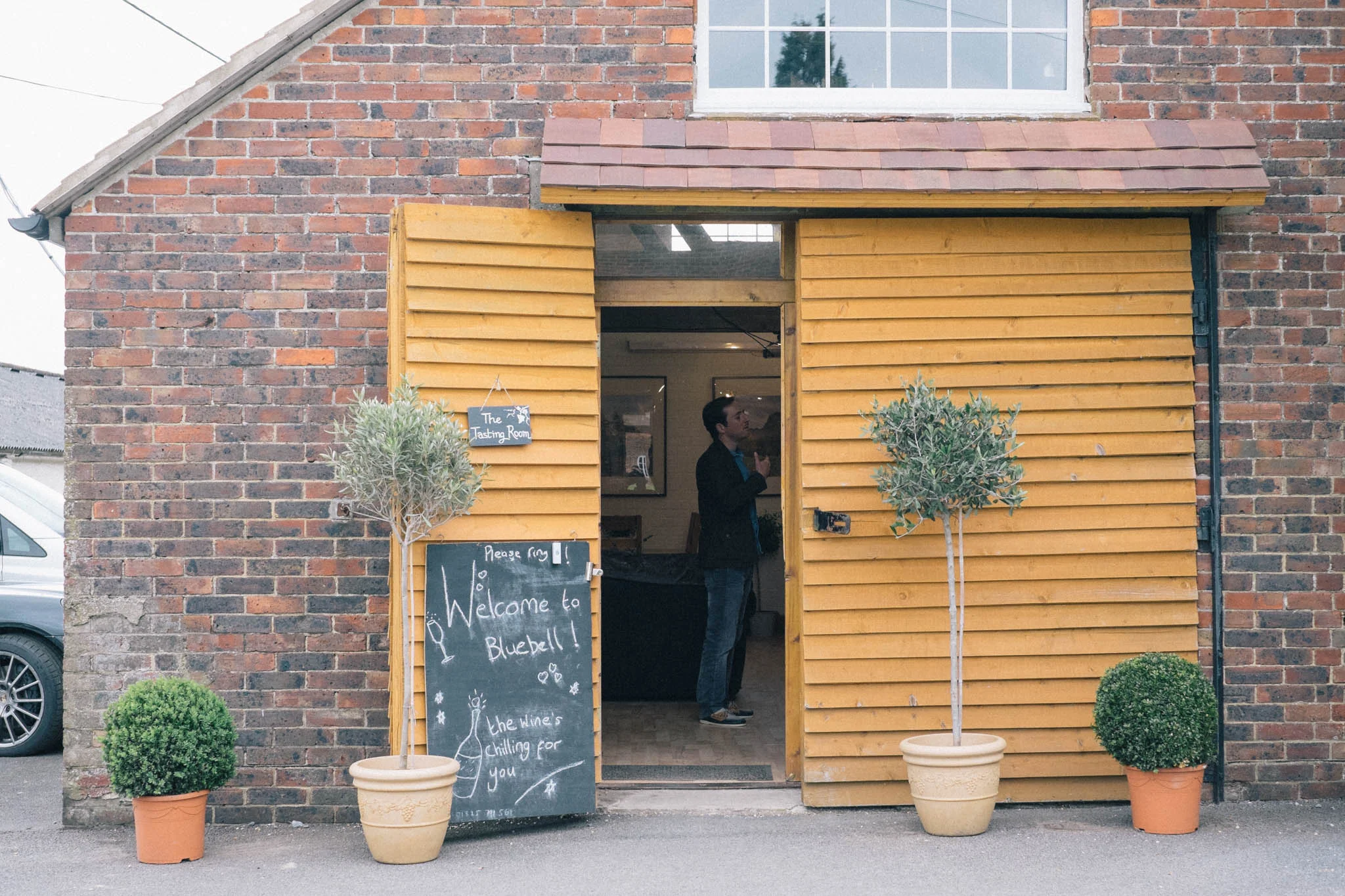 Sussex wine and vineyard bus tour by Brighton Food Festival. Photography by Emma Gutteridge for Retreat blog.