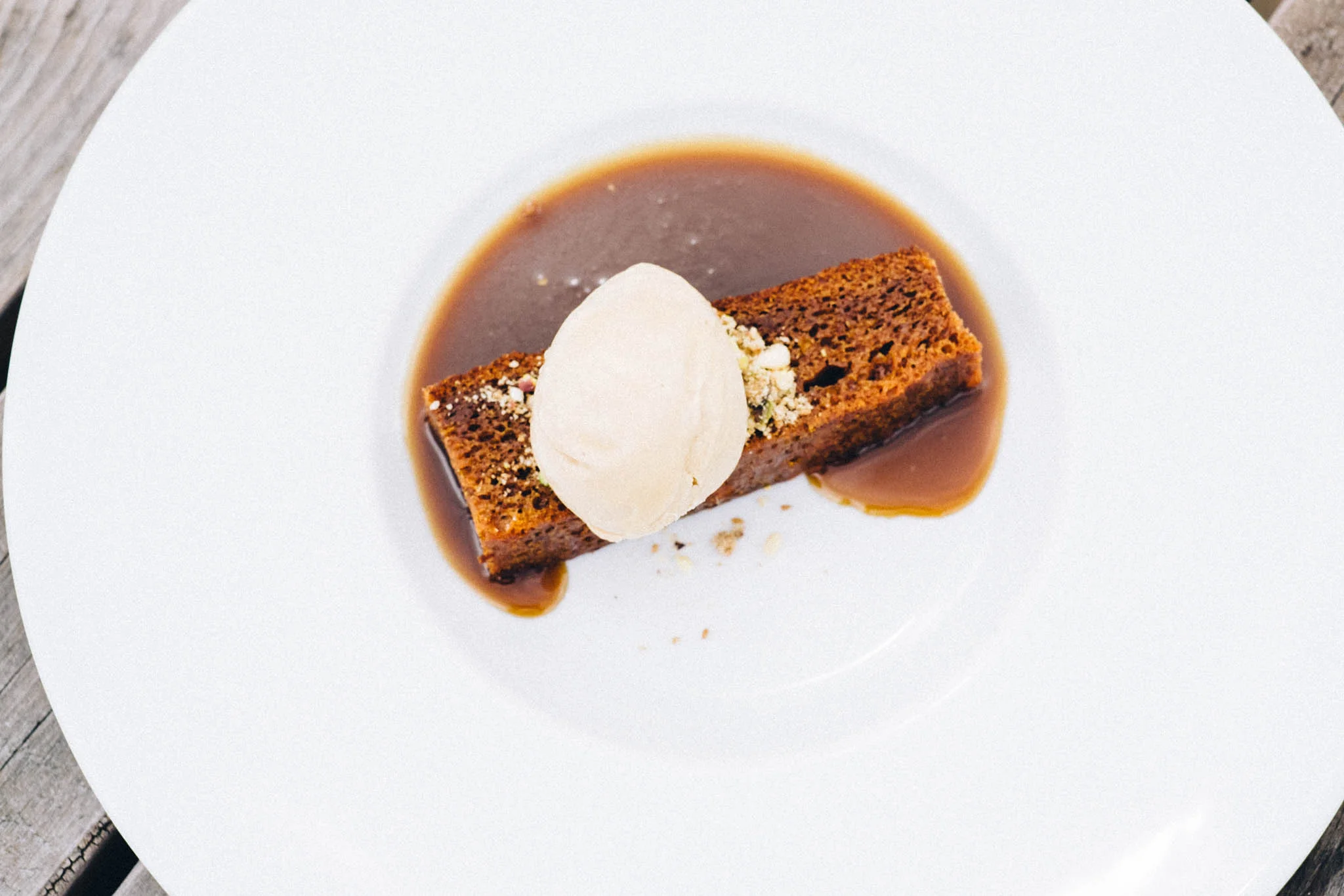 Places to Eat Near Chichester. The Earl of March - a traditional country pub offering fine food located near Goodwood. Photography by Emma Gutteridge for Retreat blog.