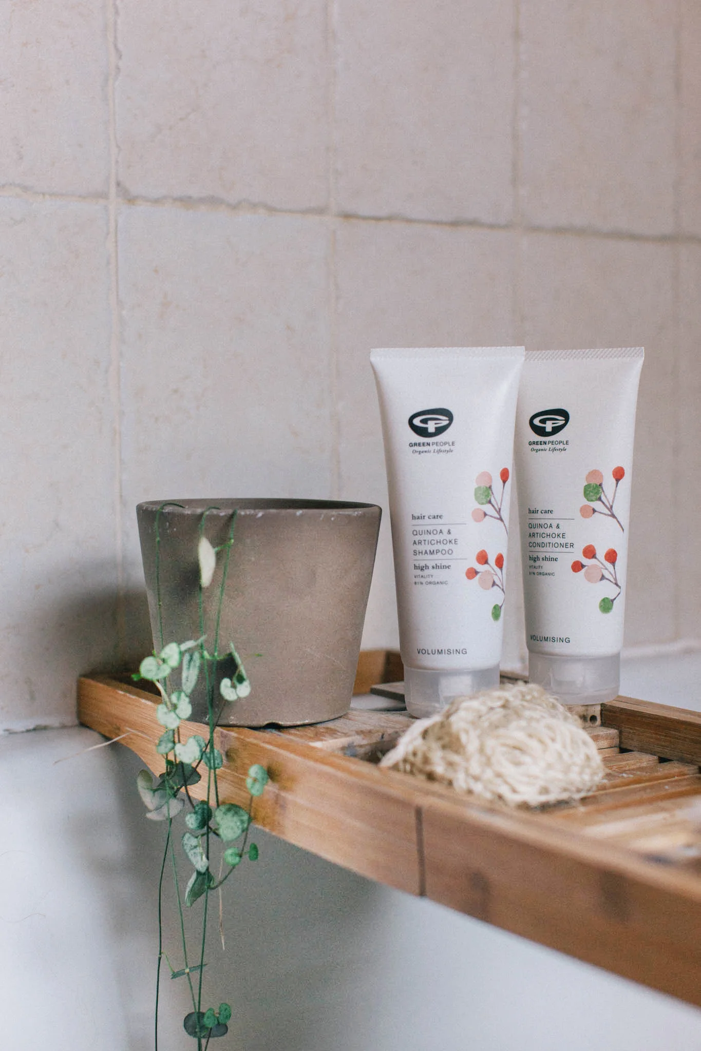 Green People Quinoa and artichoke organic hair care range review. Retreat // a food and lifestyle blog focusing on well being and natural skin care.