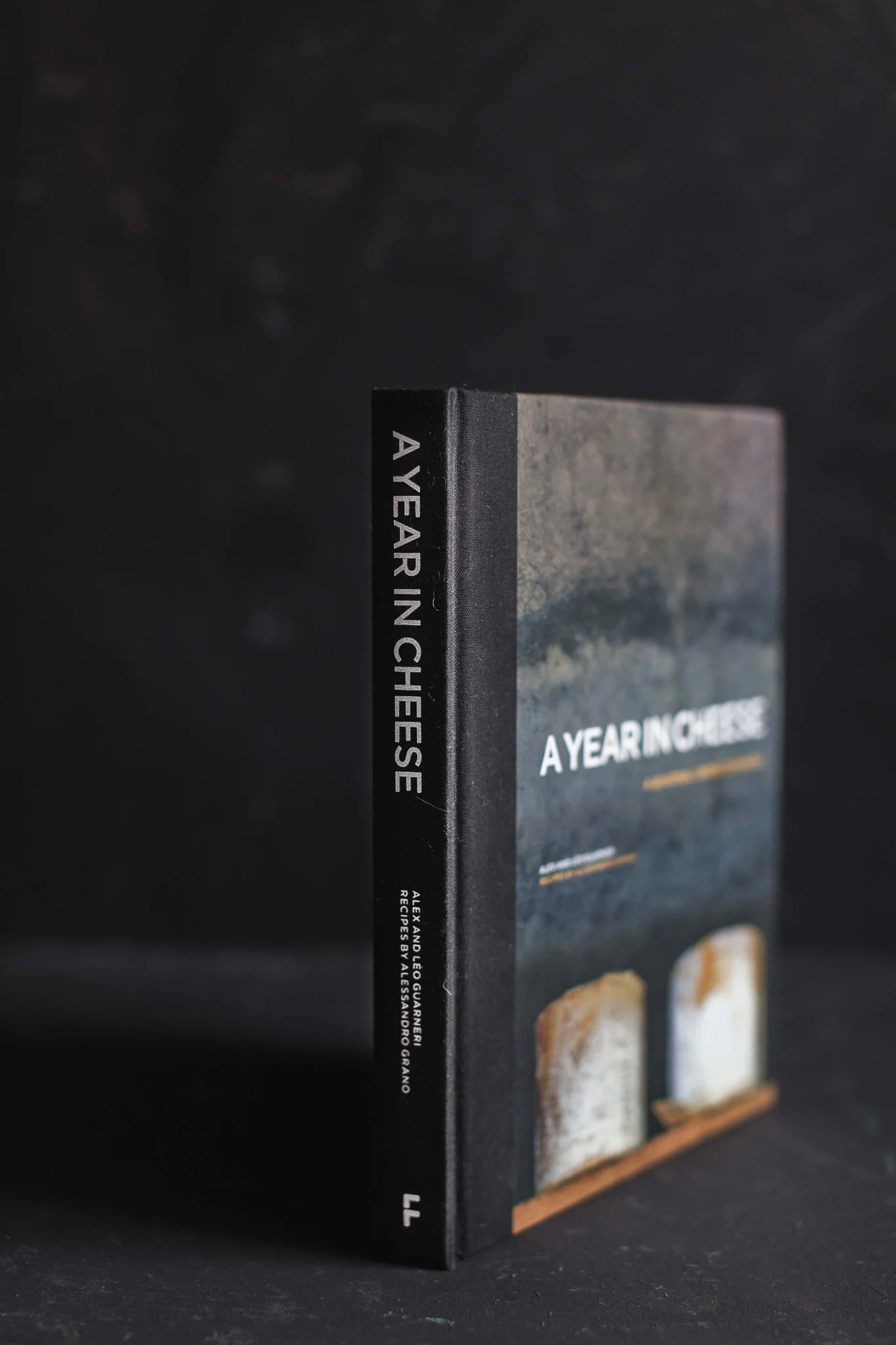 A Year of Cheese // A gorgeous book about seasonal cheese from one of the worlds most famous artisan cheese shops. Retreat // a Sussex food and lifestyle blog by photographer Emma Gutteridge.