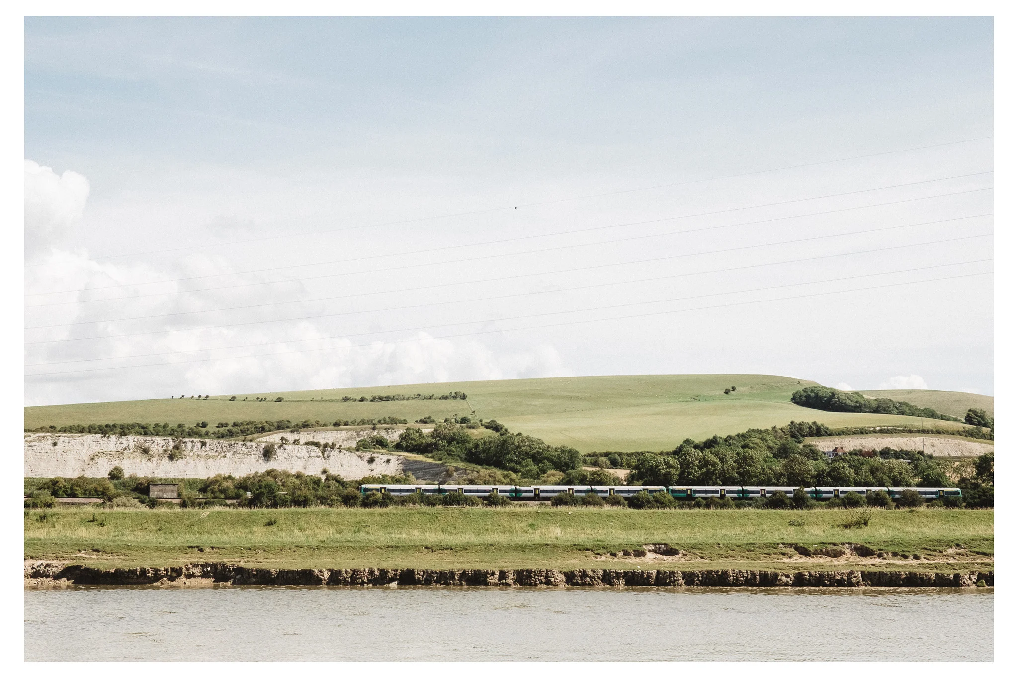 Lewes to Southease is an easy to moderate walk along the River Ouse in East Sussex. Retreat is a Sussex based blog focused on natural living. 