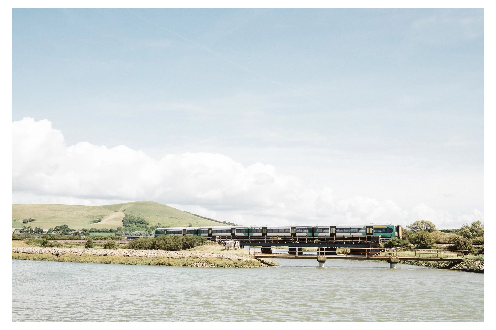 Lewes to Southease is an easy to moderate walk along the River Ouse in East Sussex. Retreat is a Sussex based blog focused on natural living. 