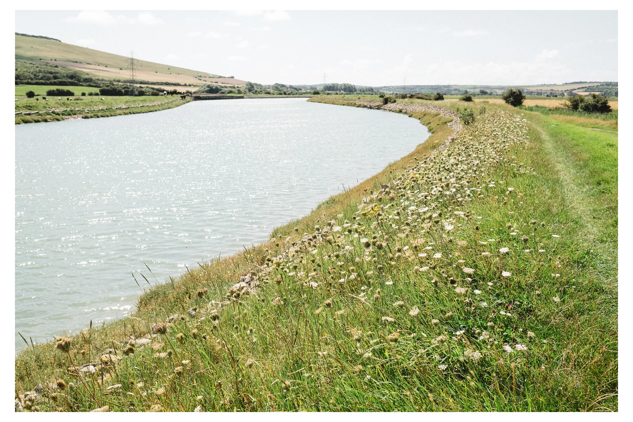 Lewes to Southease is an easy to moderate walk along the River Ouse in East Sussex. Retreat is a Sussex based blog focused on natural living. 