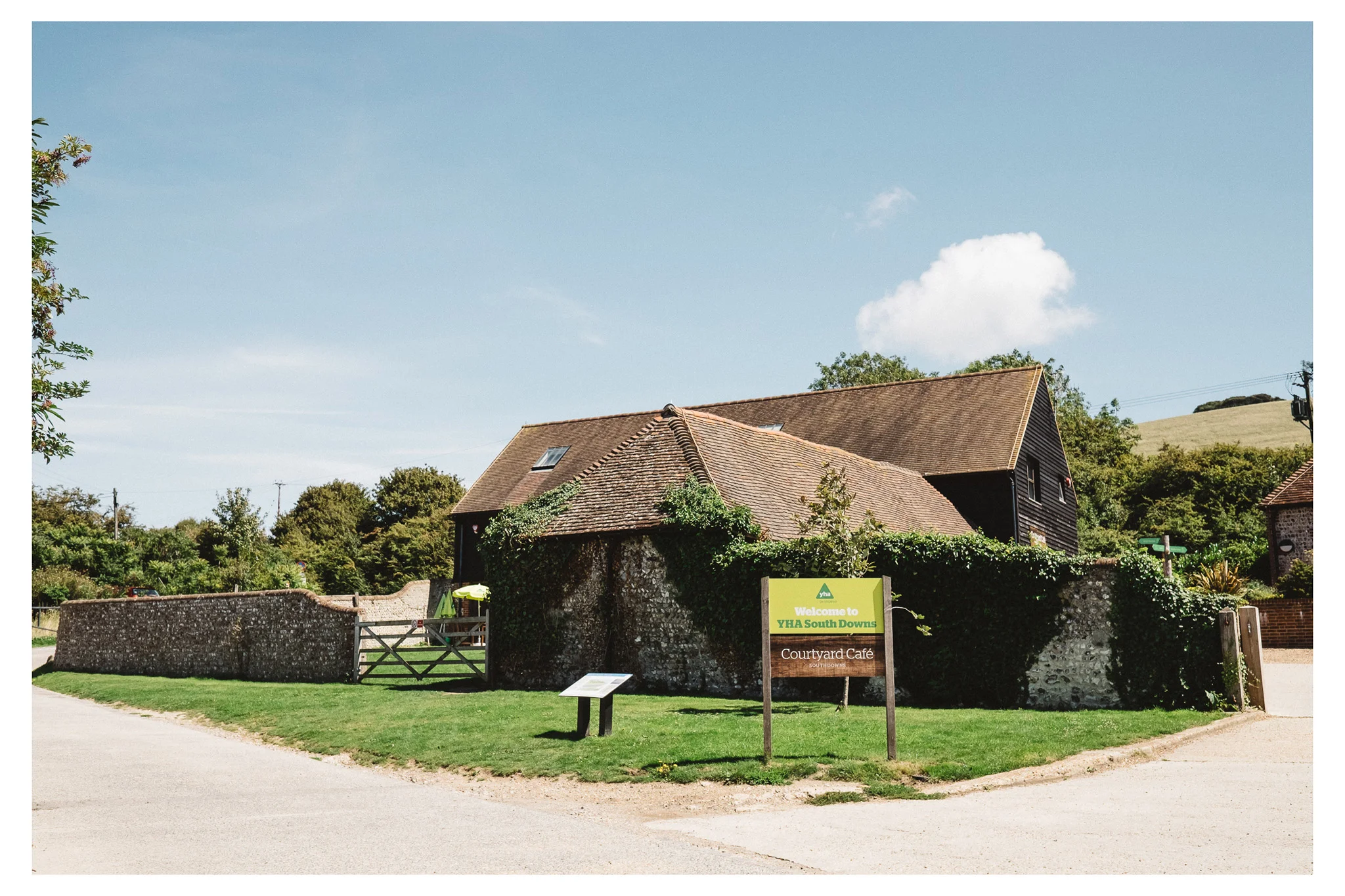 Lewes to Southease is an easy to moderate walk along the River Ouse in East Sussex. Retreat is a Sussex based blog focused on natural living. 