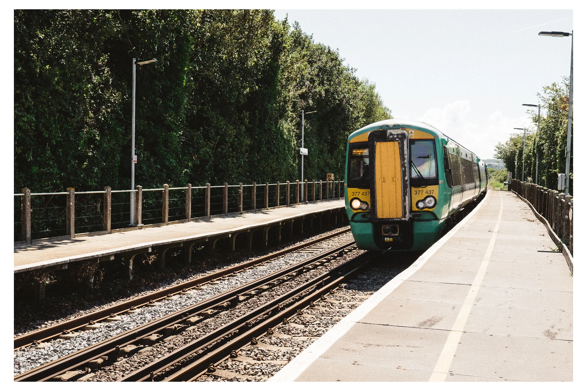 Lewes to Southease is an easy to moderate walk along the River Ouse in East Sussex. Retreat is a Sussex based blog focused on natural living. 